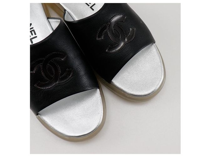 Timeless Sandali Chanel Coco Mark in pelle Nero - vista 4