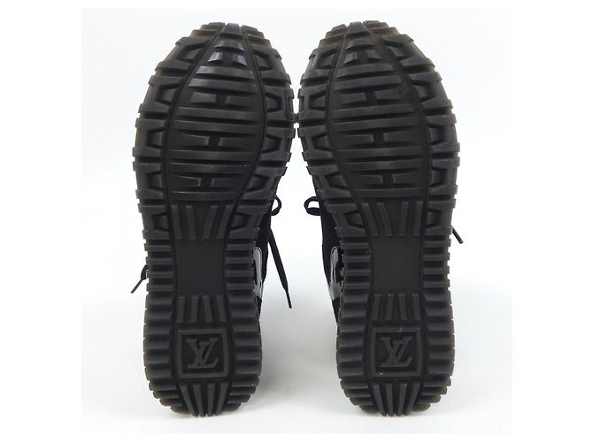 Sneakers Louis Vuitton Runaway Line Nero - vista 4