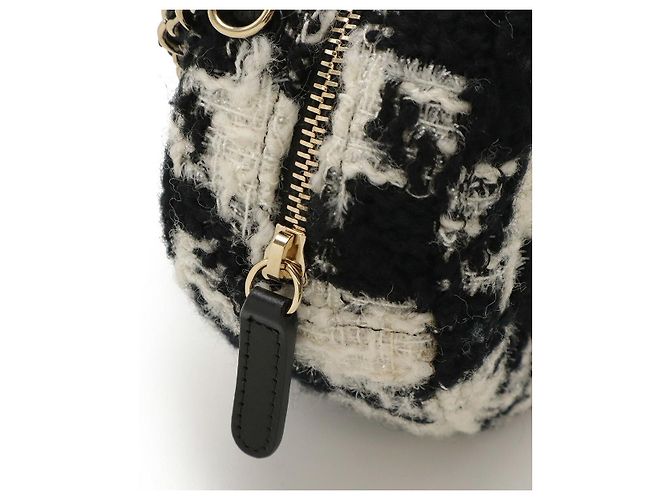 Timeless Borsa a tracolla in tweed Chanel AP0986 Nero Bianco Crudo - vista 4