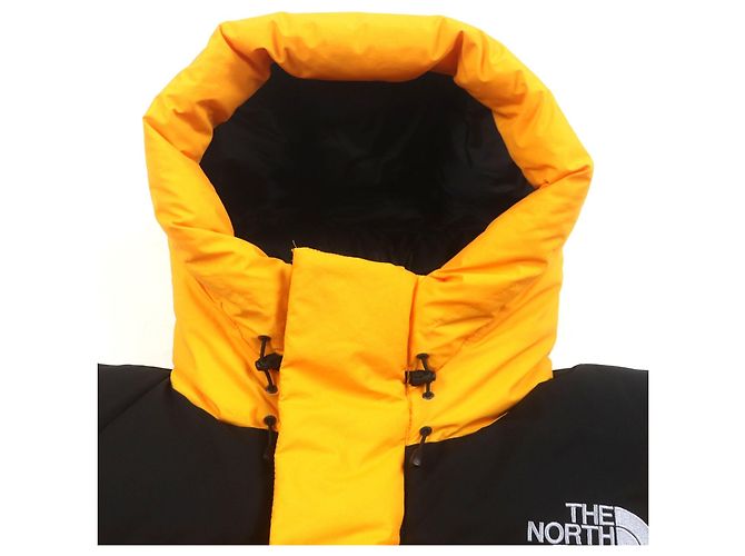 THE NORTH FACE Baltro Light Jacket Chaqueta de Plumas Negro Amarillo - vista 2