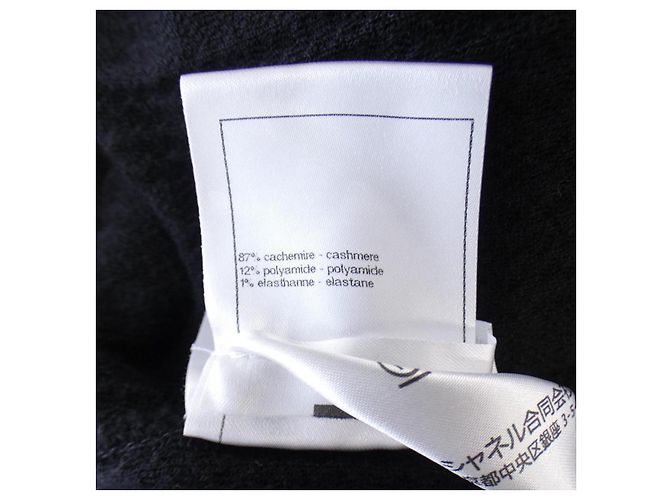 Timeless Short de cashmere Chanel P76470K10986 - vista 3