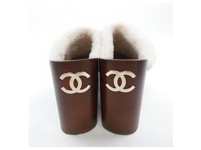Sandalias Chanel de piel de oveja arrugada Beige - vista 5