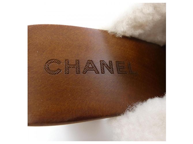 Sandalias Chanel de piel de oveja arrugada Beige - vista 6