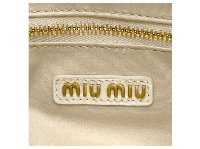 Borsa a tracolla Miu Miu in pelle di vitello bianca Bianco - vista 6