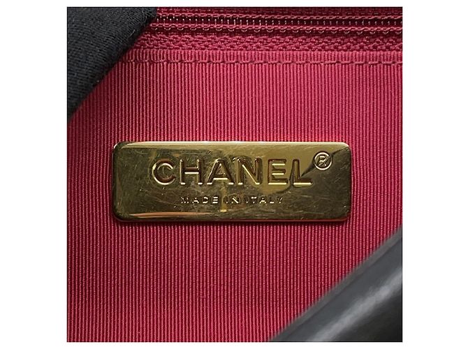 Borsa a tracolla con catena Chanel CHANEL19 Nero - vista 15