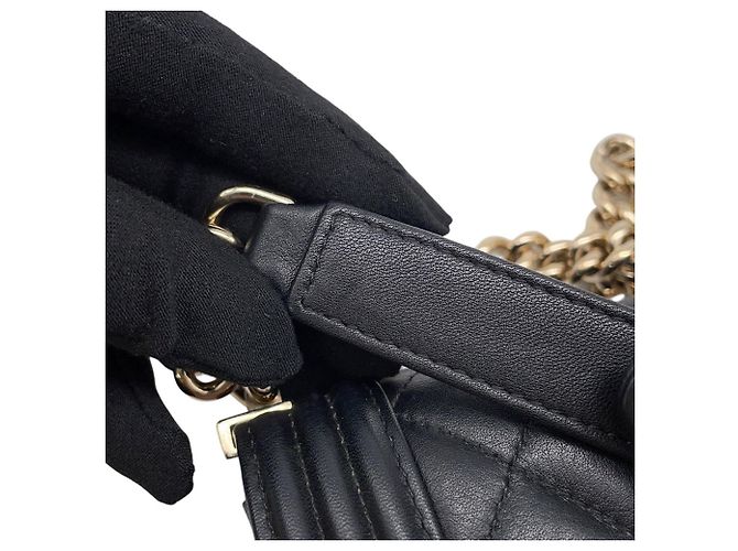 Borsa a tracolla Chanel Boy in agnello Nero - vista 15