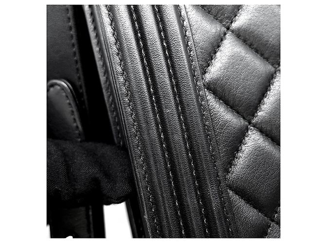 Borsa a tracolla Chanel Boy in agnello Nero - vista 8