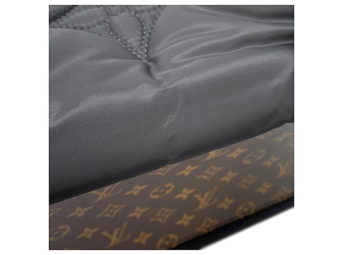 Onthego Borsa Tote Louis Vuitton Monogram Nero - vista 7