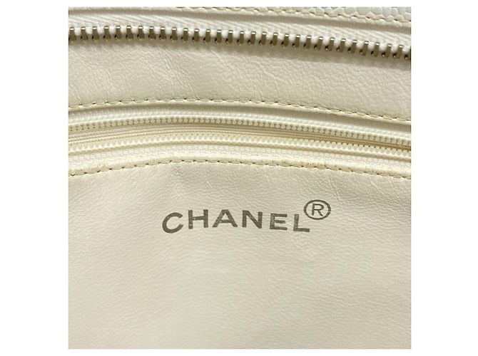 Timeless Bolsa Tote Chanel em couro de bezerro de grão branco - vista 5