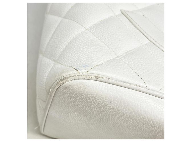 Timeless Bolsa Tote Chanel em couro de bezerro de grão branco - vista 7