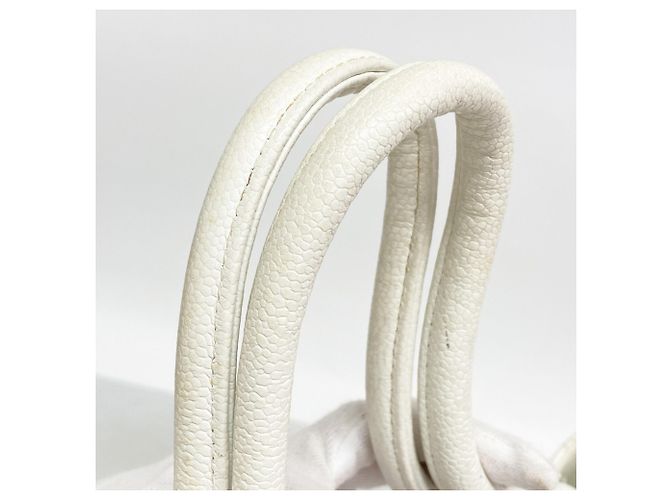 Timeless Bolsa Tote Chanel em couro de bezerro de grão branco - vista 9