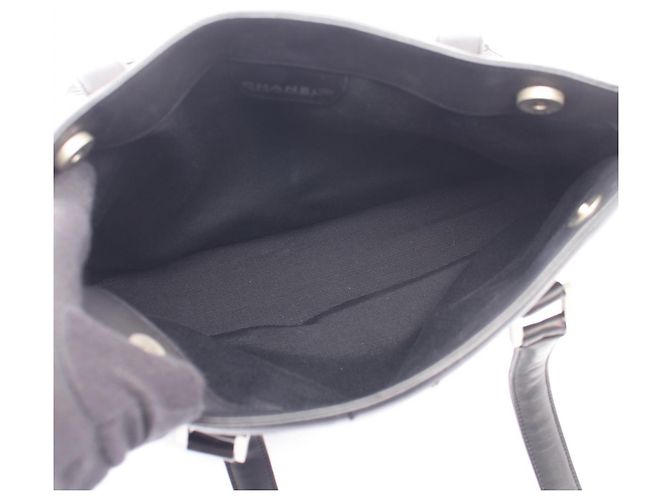 Borsa a tracolla Chanel in agnello nero - vista 3