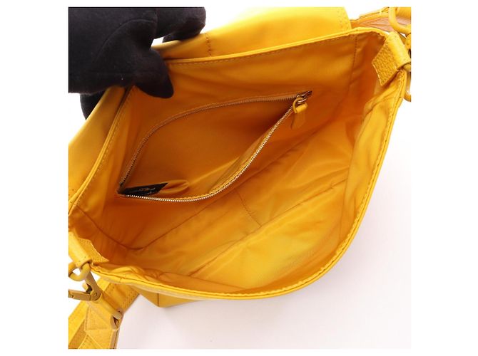 Borsa Messenger Baguette Fendi in Nylon e Pelle Gialla Giallo - vista 3