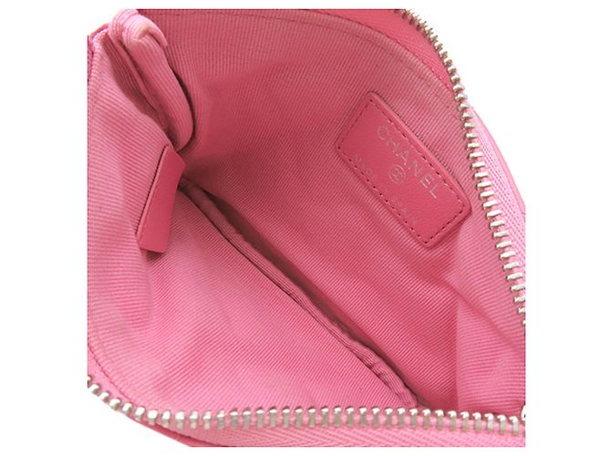 Pochette Chanel en agneau matelassé CC rose - vue 4