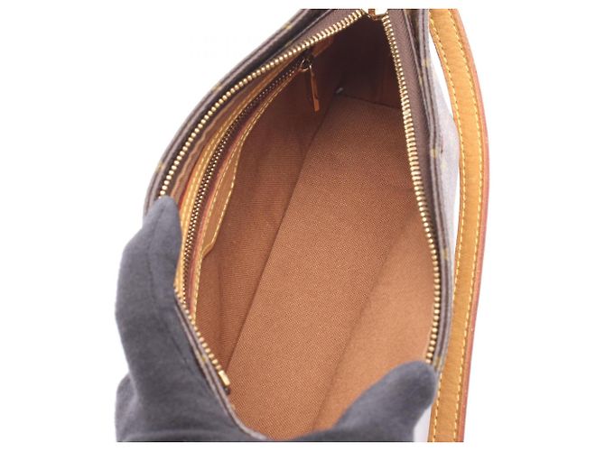 Borsa a tracolla Louis Vuitton Trotteur Monogram Marrone - vista 3