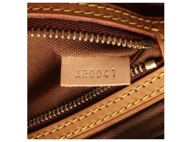 Borsa a tracolla Louis Vuitton Trotteur Monogram Marrone - vista 5