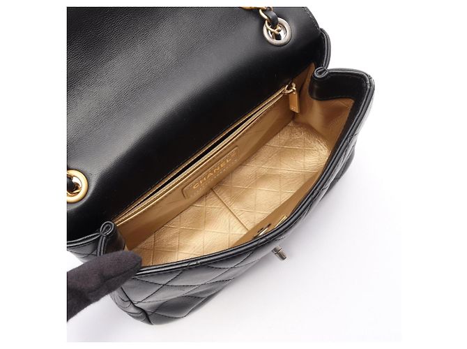 Borsa a tracolla Chanel in pelle di agnello trapuntata Nero - vista 3