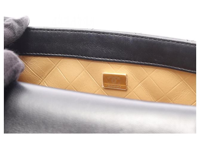Borsa a tracolla Chanel in pelle di agnello trapuntata Nero - vista 6