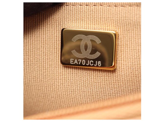 Borsa a tracolla Chanel Matelassé in pelle beige - vista 6