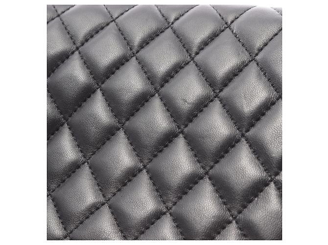Borsa a tracolla Chanel Matelassé in pelle di agnello nera Nero - vista 9
