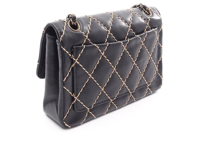 Borsa a tracolla Chanel Wild Stitch in pelle nera Nero - vista 2