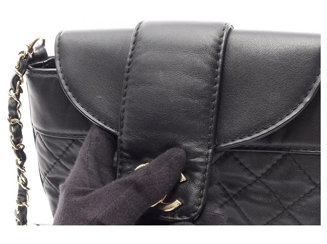 Borsa a tracolla Chanel Matelassé in pelle nera Nero - vista 10
