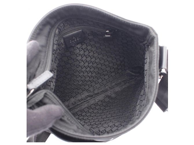 Bolsa de ombro Gucci em couro preto e lona de nylon - vista 3