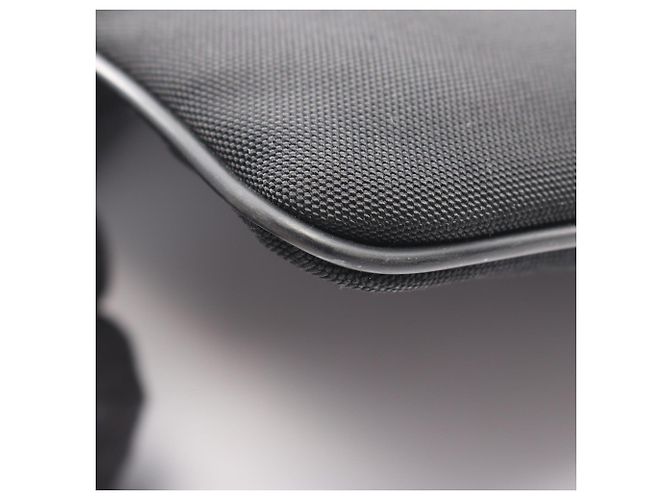 Bolsa de ombro Gucci em couro preto e lona de nylon - vista 5