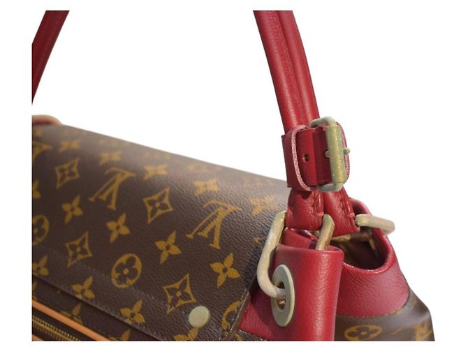 Bolso de hombro LOUIS VUITTON Olympe en lona Monogram y cuero Aurore Berry Francia Castaño Roja - vista 11