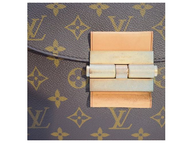 Bolso de hombro LOUIS VUITTON Olympe en lona Monogram y cuero Aurore Berry Francia Castaño Roja - vista 13