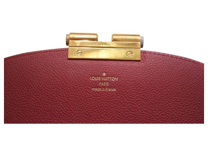 Bolso de hombro LOUIS VUITTON Olympe en lona Monogram y cuero Aurore Berry Francia Castaño Roja - vista 15