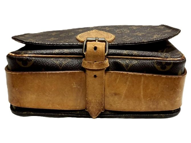 Borsa a tracolla Louis Vuitton Monogram Cartouchiere MM Marrone - vista 3