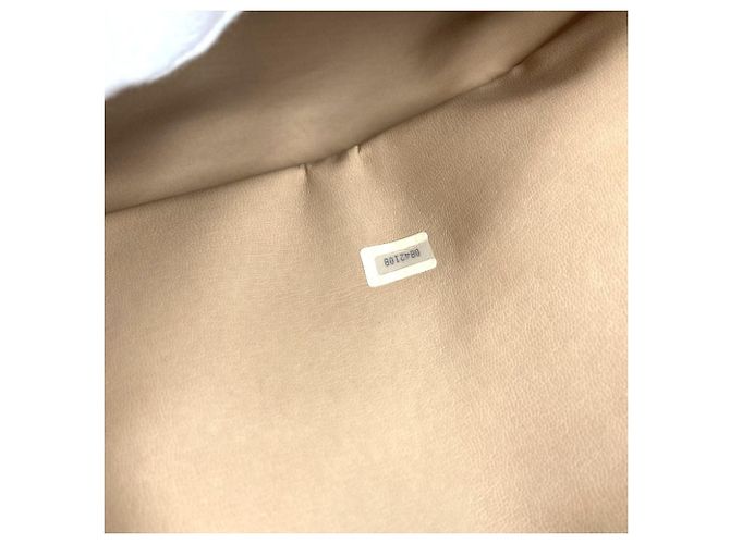 CHANEL Vintage Matelassé gesteppte Leder Tote Bag Beige - Ansicht 16