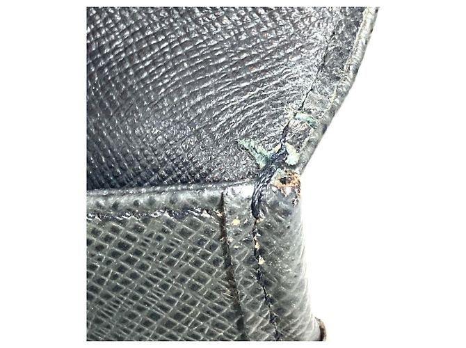Valigetta Louis Vuitton Taiga Angara Nero Grigio - vista 13