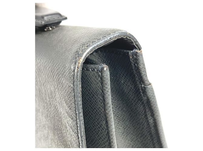 Valigetta Louis Vuitton Taiga Angara Nero Grigio - vista 9