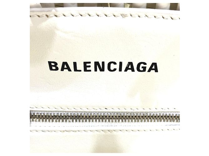 Borsa a tracolla in vernice Balenciaga Bianco - vista 4