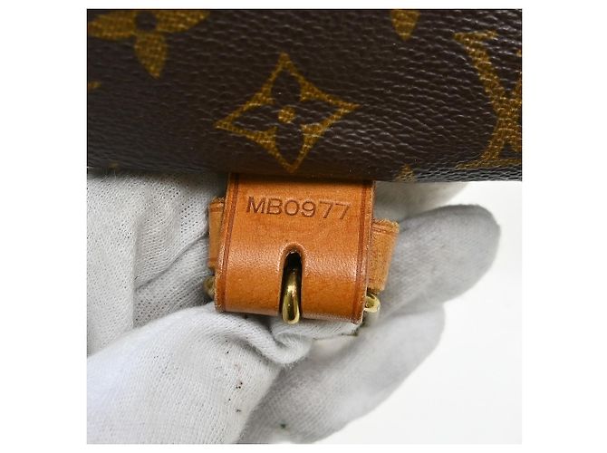 Louis Vuitton Saumur Monogram Canvas 35 - vue 5