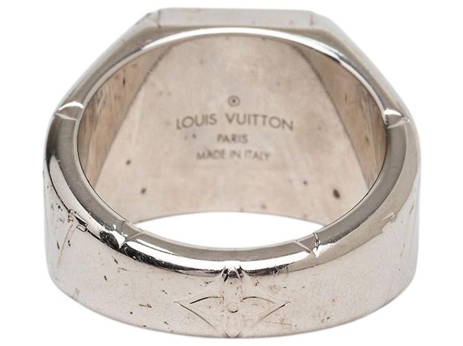 Louis Vuitton Monogram Signet Ring Silvery - view 3
