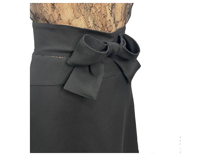 Valentino Garavani Mini abito in pizzo Valentino in seta beige e nero - vista 6