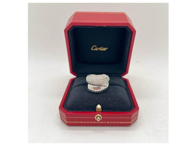 Anello Panthère di Cartier in oro bianco, diamanti e smeraldi Verde - vista 2