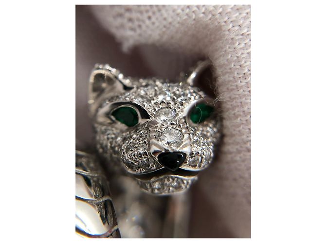 Anello Panthère di Cartier in oro bianco, diamanti e smeraldi Verde - vista 5