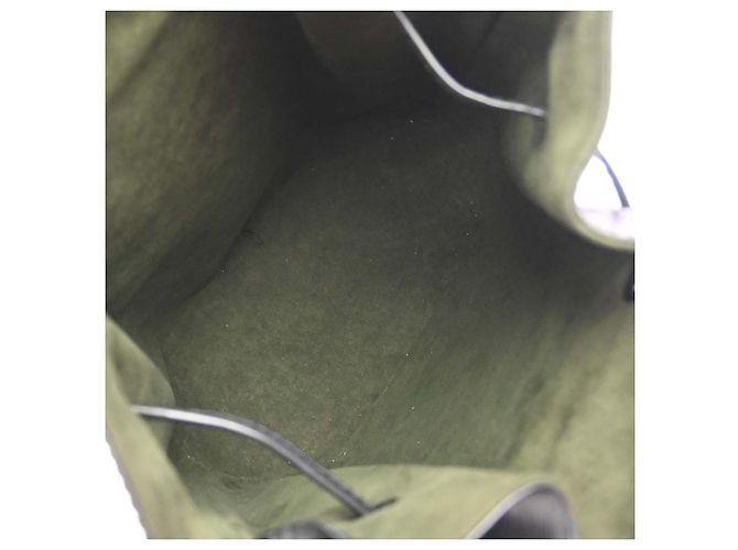 Louis Vuitton Sac à Dos Drawstring Epi Leather Noir - vue 3