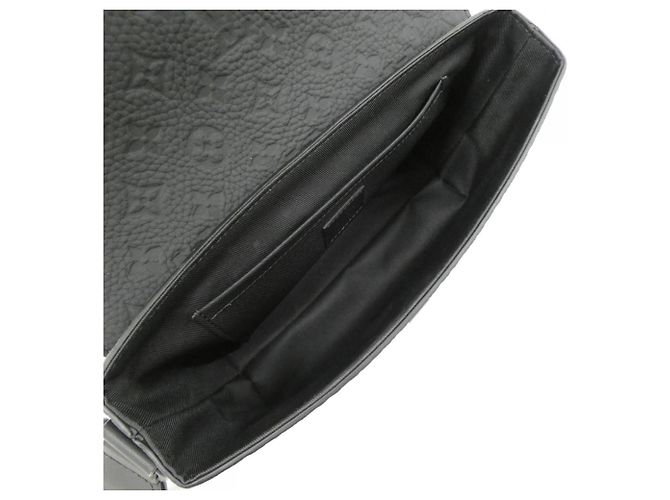 Borsa Messenger Louis Vuitton Taurillon Monogram S Cape Nero - vista 10