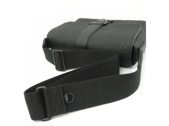 Borsa Messenger Louis Vuitton Taurillon Monogram S Cape Nero - vista 9
