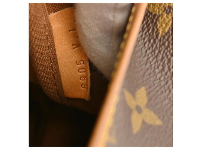 Louis Vuitton Saumur Monogram Canvas 35 Marrone - vista 5