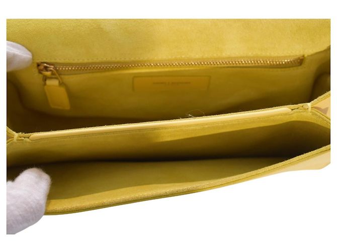 Saint Laurent Borsa a Spalla Medium Chyc Flap in Pelle Gialla Giallo - vista 15
