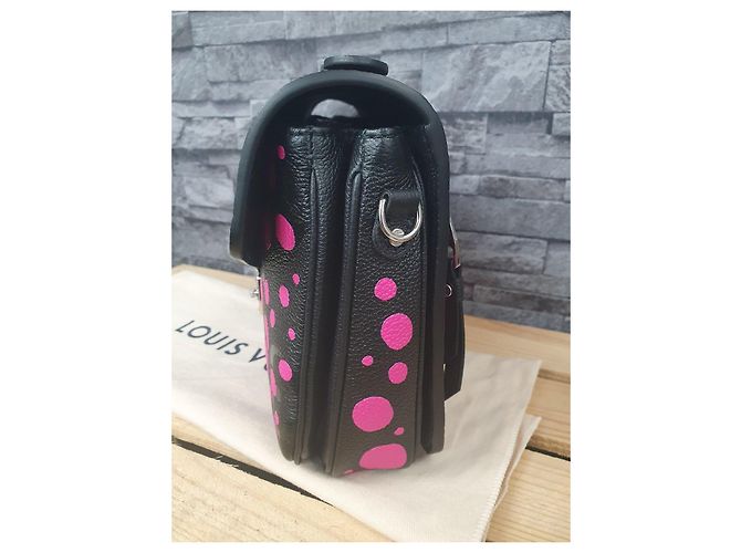 Metis Louis Vuitton x Yayoi Kusama Pochette NM - Nero e Rosa - vista 10