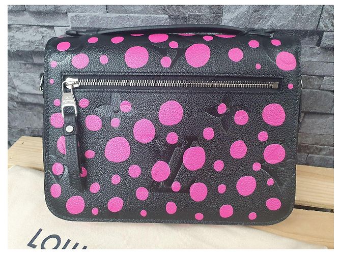 Metis Louis Vuitton x Yayoi Kusama Pochette NM - Nero e Rosa - vista 5