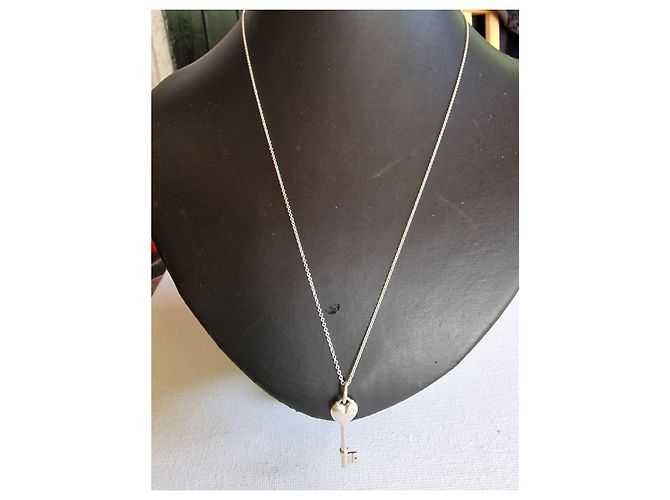 Colar Tiffany & Co. Chave Coração Diamante Prata 925 - vista 3