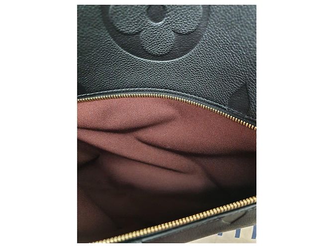 Louis Vuitton Borsa da viaggio Giant Monogram Empreinte Nero - vista 12